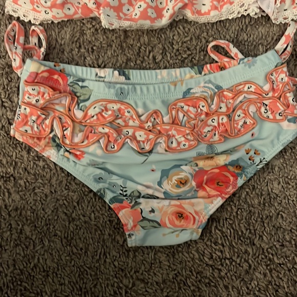 Cheeky Plum Girls 3T tankini floral swim suit with ruffles - Picture 3 of 4